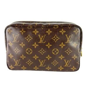 LOUIS VUITTON Trousse 23 Authentic Monogram Brown Canvas Toiletry Bag France